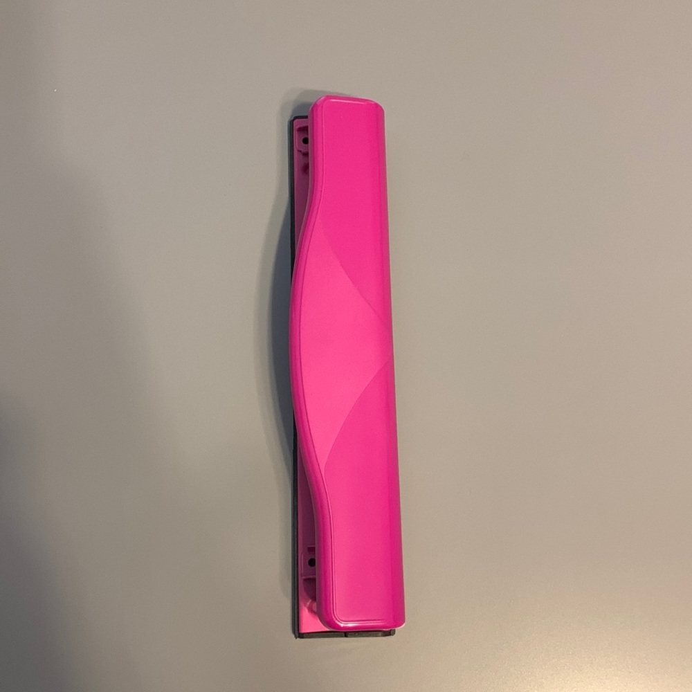 Hole puncher